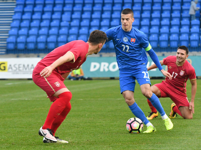 László Bénes, slovensko, sokolíci