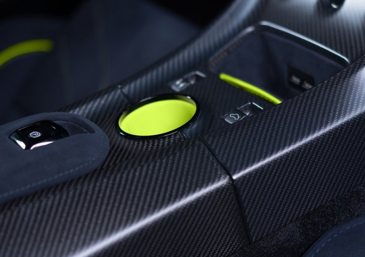 Aston Martin-Rapide AMR-2018-1024-10