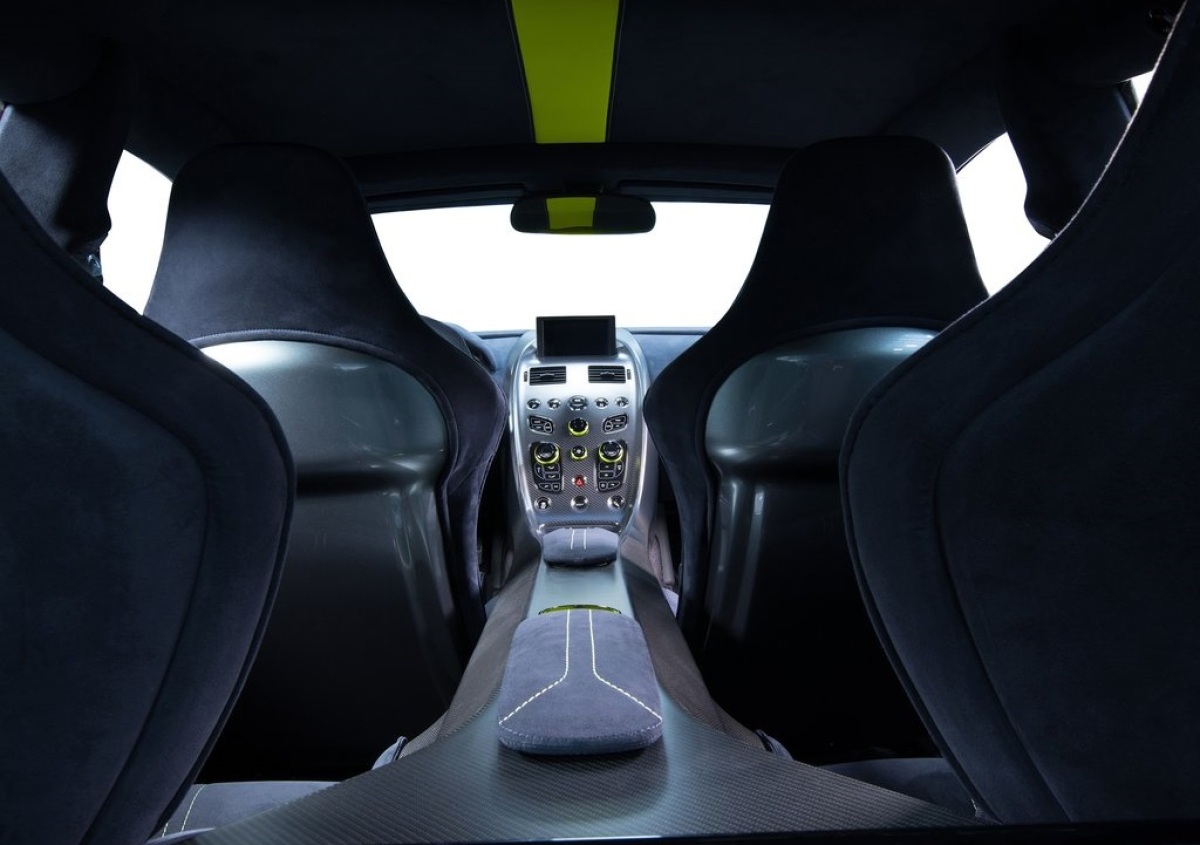 Aston Martin-Rapide AMR-2018-1024-0d