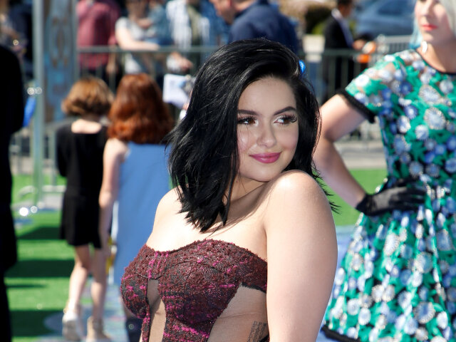 Herečka Ariel Winter prekvapila na premiére detského filmu odvážnym outfitom. 