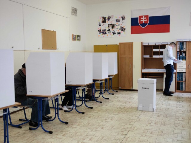 volebná miestnosť, voľby