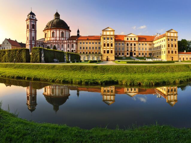 Jaromeřice, hrad, zámok,
