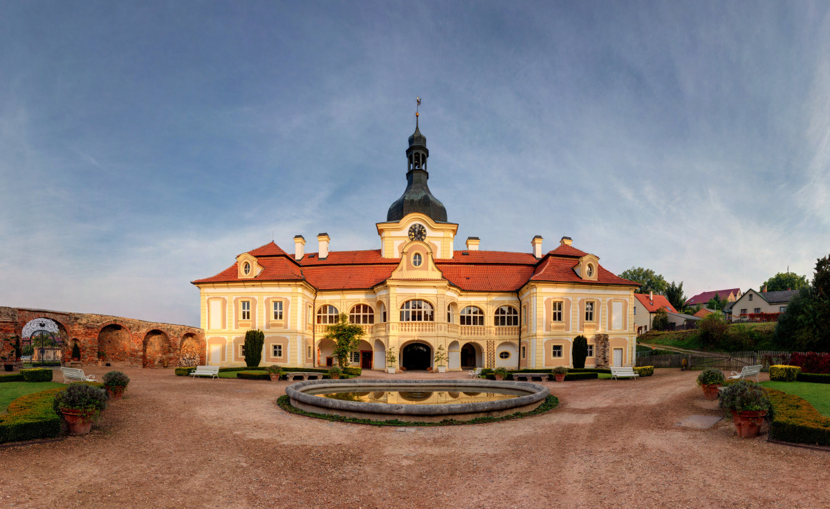 Nebilovy, zámok