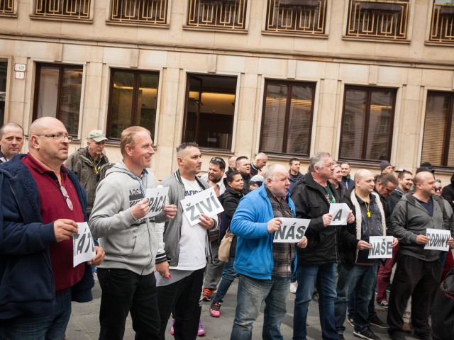 protest taxikarov, uber, taxi