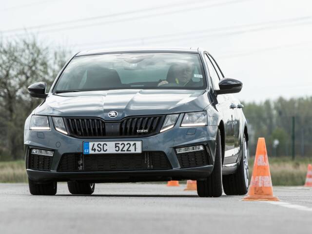 SKODA Octavia RS 3008