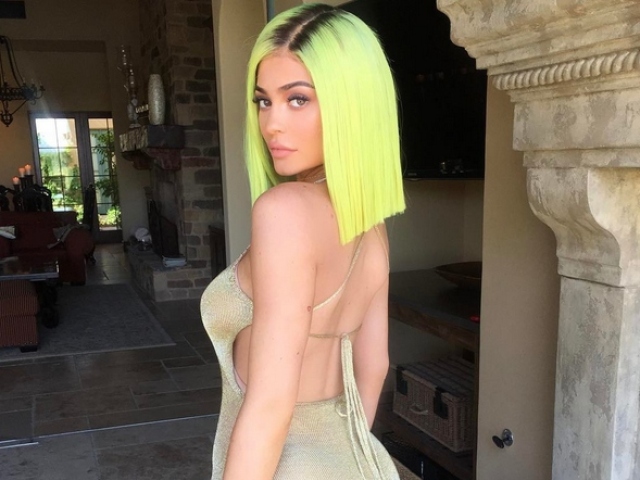 Devätnásťročná Kylie Jenner vystrojená na festival Coachella. 