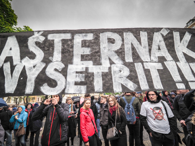 protikorupčný pochod, demonštrácia, protest, bašternák,