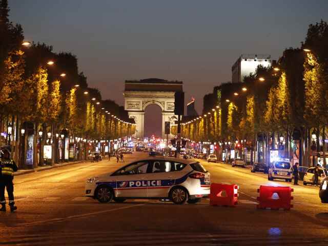 Champs Elysee, Paríž, streľba, polícia