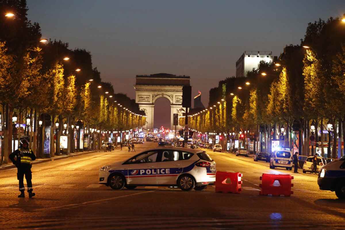 Champs Elysee, Paríž, streľba, polícia