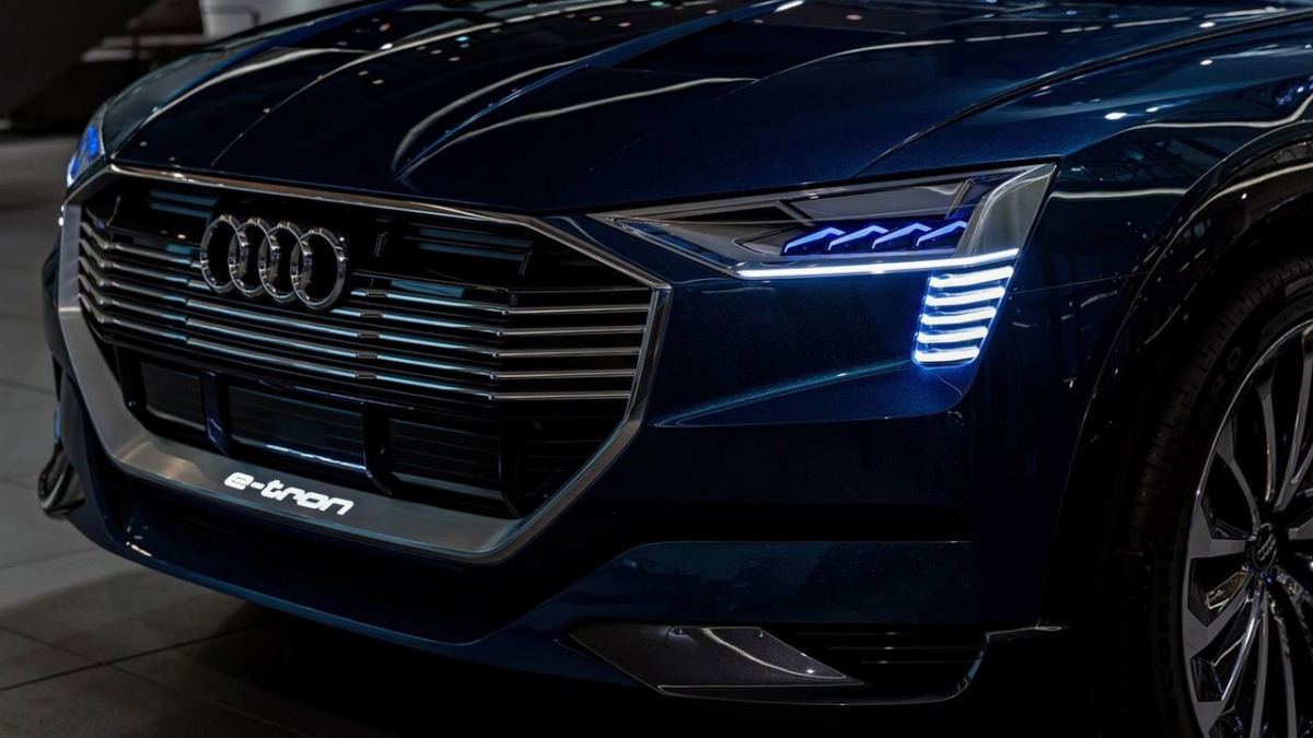 audi-e-tron-quattro-concept1  2 