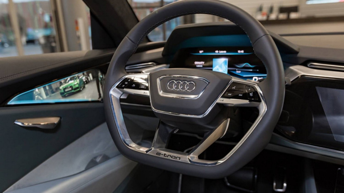 audi-e-tron-quattro-concept1  4 