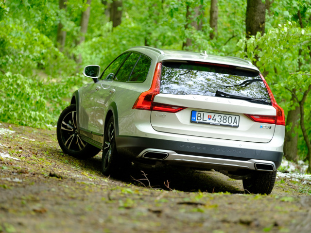Volvo V90 Cross Country