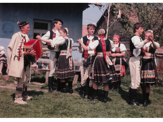 máj, tanec, ľudové tance, tradícia, kroje, folkór