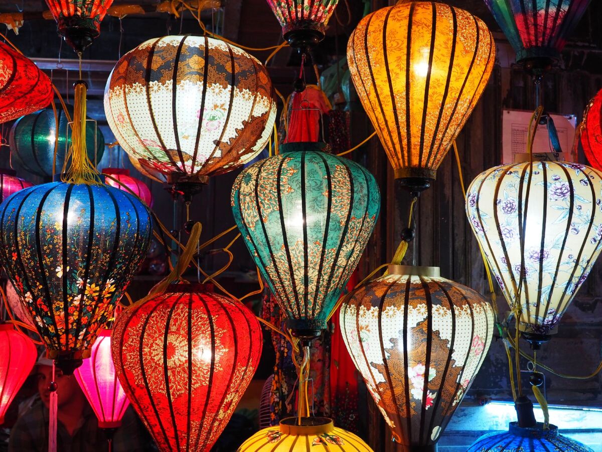 Vietnam, lampióny, balóny, svetlo