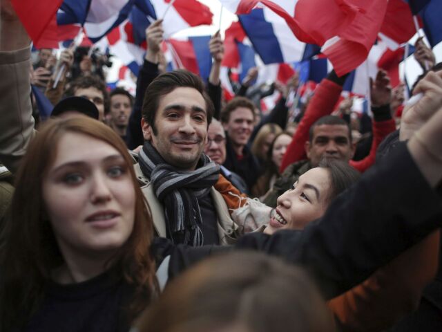francúzsko, demonštrácia, protest, francúzske prezidentské voľby, voľby, macron,