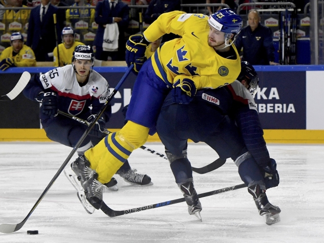 Oliver Ekman-Larsson, Adam Jánošík