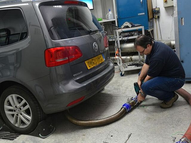Autocar - meranie emisií VW Touran 1,6 TDI