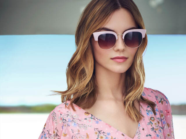 Nezabúdajte na výrazné slnečné okuliare. Model na snímke Dorothy Perkins. 