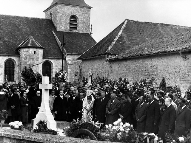 France de Gaulle's Tomb
