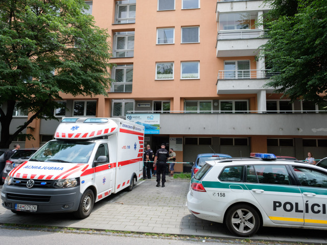 policia strelba komarnicka ul