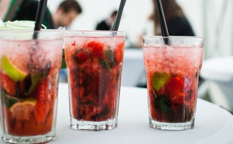 jahody, leto, drink, ľadový nápoj, bar, pitie,