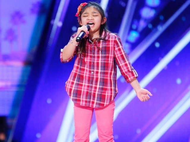 Malá Angelica Hale na zábere z kastingu. 