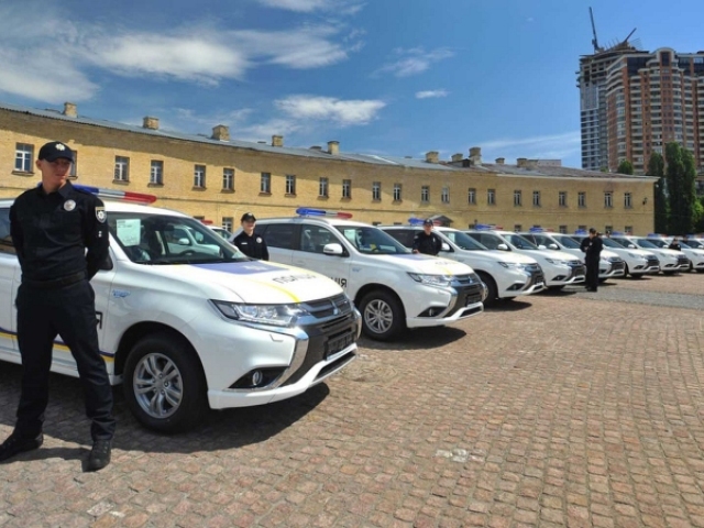 Mitsubishi Outlander PHEV - ukrajinská polícia