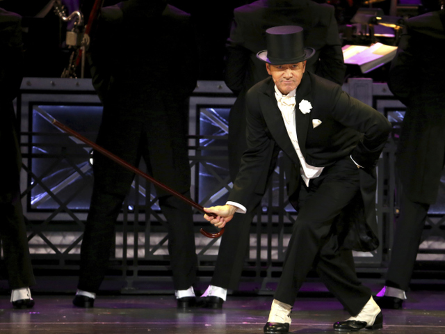 Herec Kevin Spacey ako moderátor 71. ročníka Tony Awards.