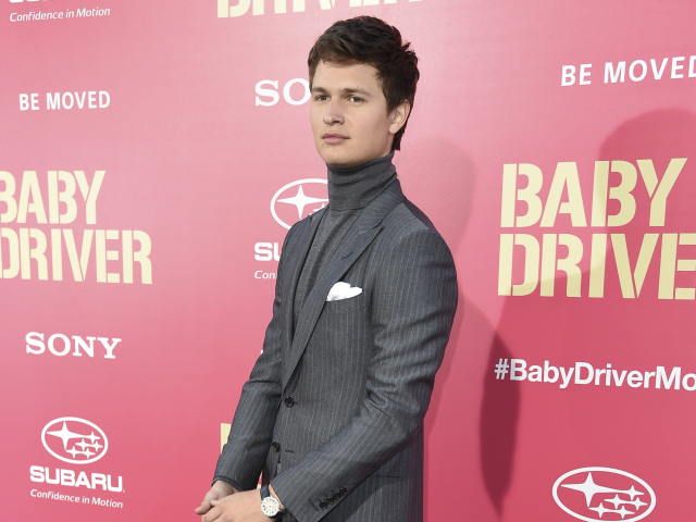Herec Ansel Elgort na premiére filmu Baby Driver.