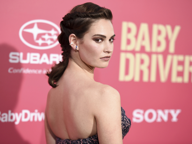 Herečka Lily James na premiére filmu Baby Driver.
