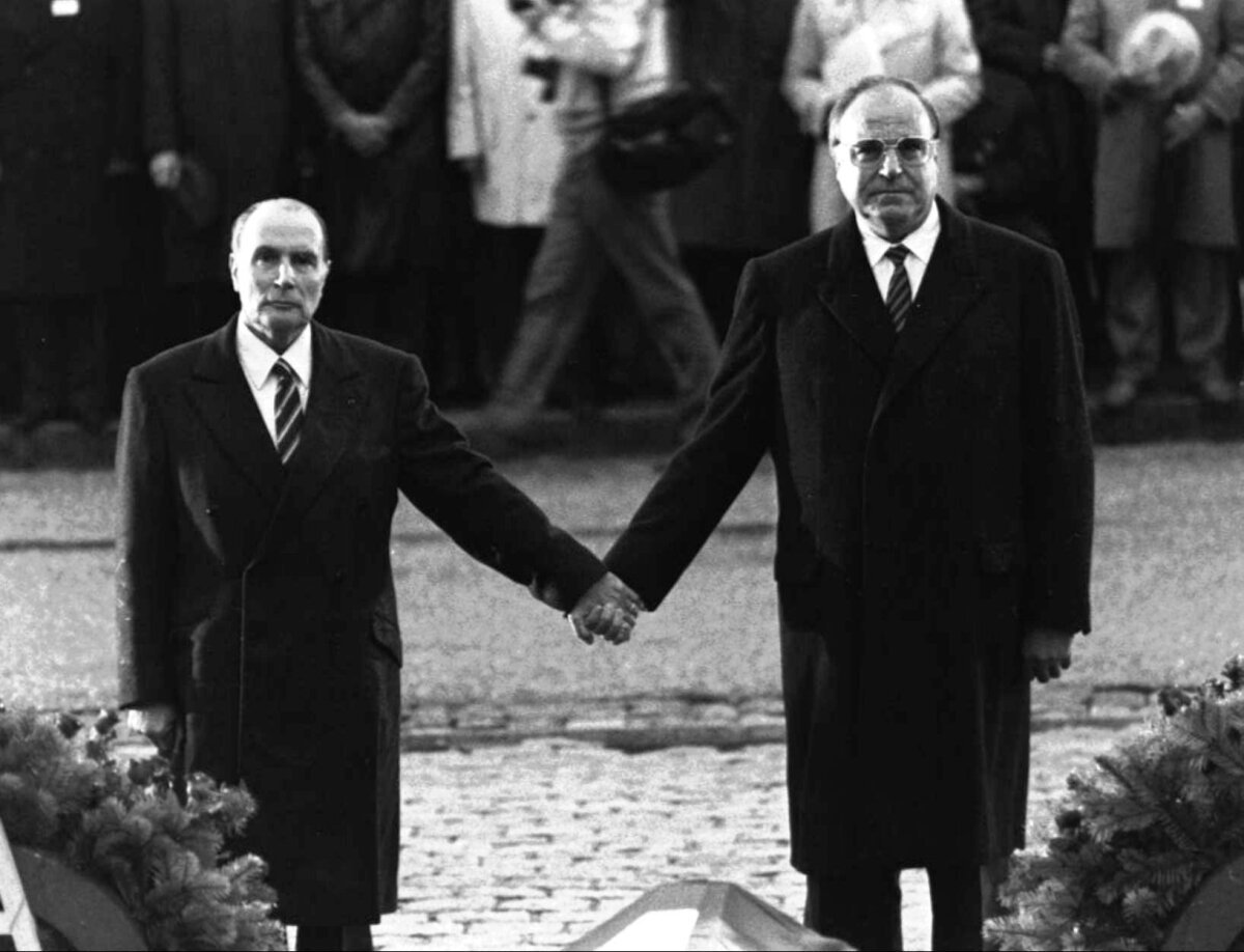 Helmut Kohl, Francois Mitterrand