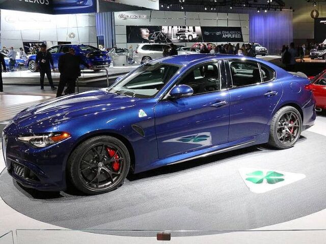 Alfa Romeo Giulia - autosalón Los Angeles