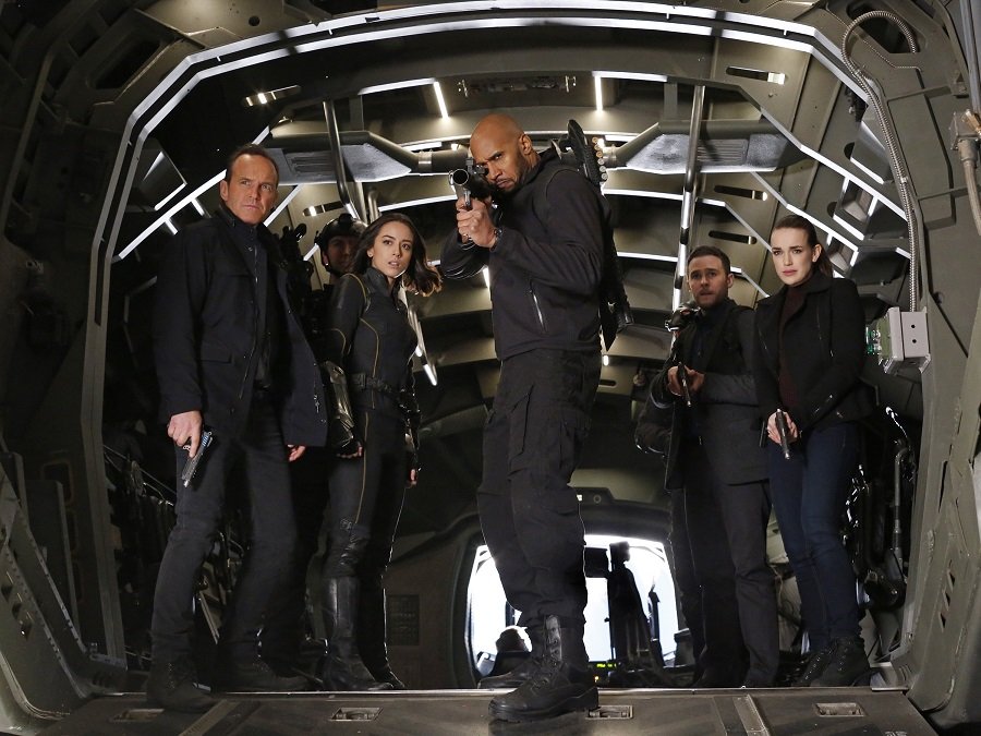 Agenti S.H.I.E.L.D. patria medzi najlepšie sci-fi seriály, diváci sa im otočili chrbtom.