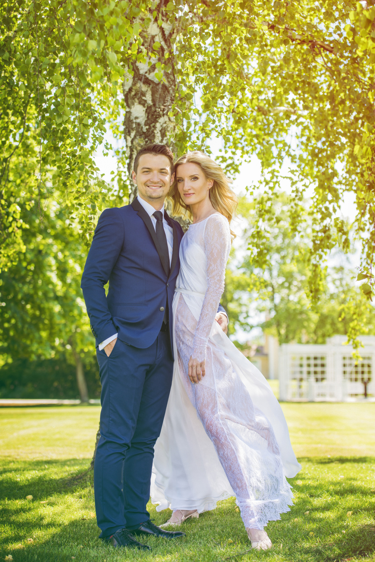 Adela Vinczeová s manželom Viktorom Vinczem počas svadobného dňa. 