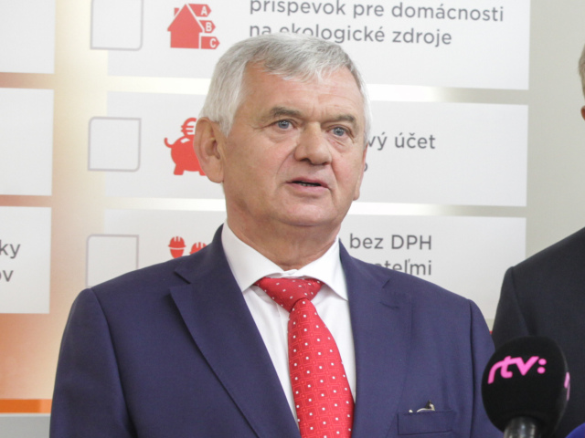 Ľubomír Jahnátek
