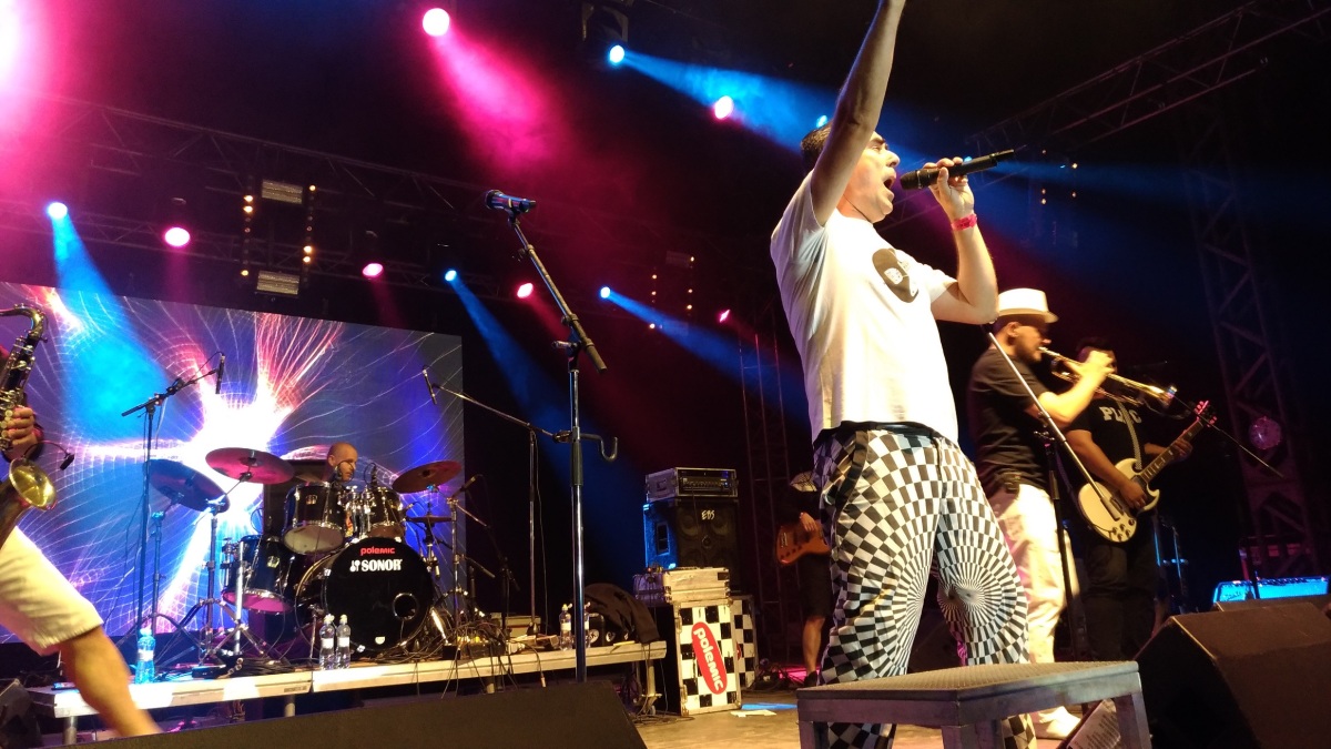 Polemic uzatvárali prvý deň festivalu pesničkou Komplikovaná.