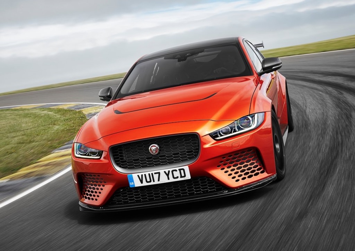 Jaguar-XE SV Project 8-2018-1024-04