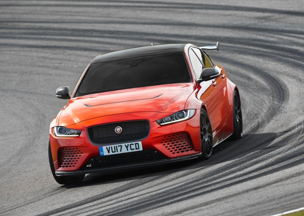 Jaguar-XE SV Project 8-2018-1024-06