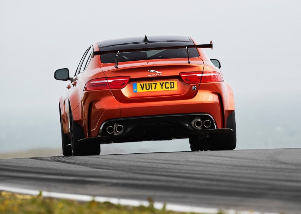 Jaguar-XE SV Project 8-2018-1024-09
