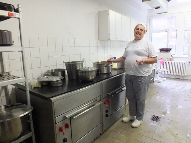 kucharka, kuchyna, dôchodkyna