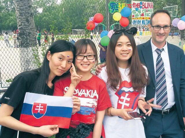 ucitel, peking, ziacky, cina, marian macho, cinanky