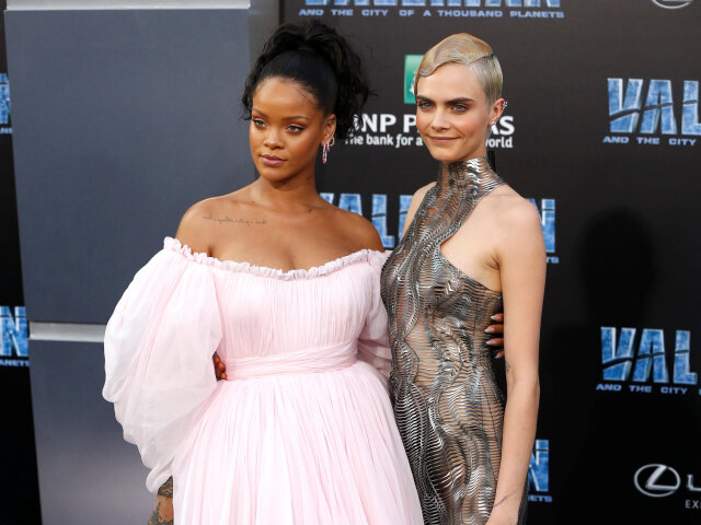Rihanna (vľavo) a Cara Delevingne