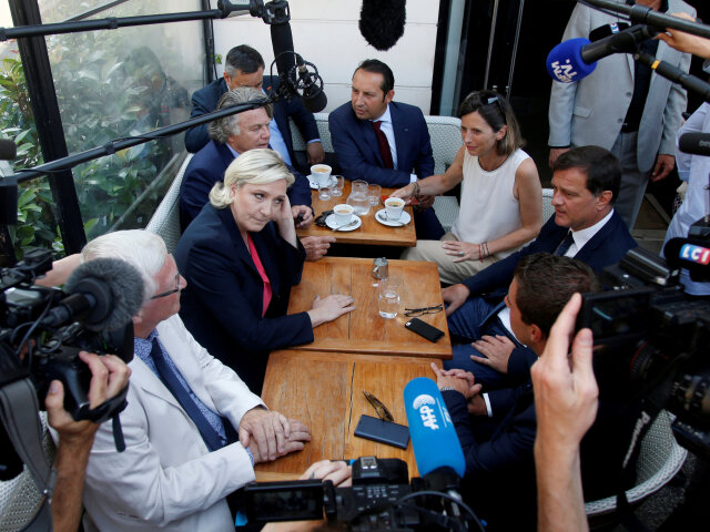 Marine Le Pen, Francúzsko, Národný front, na káve