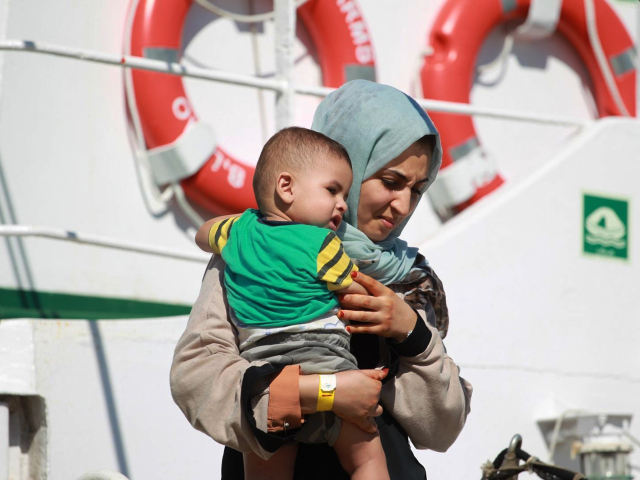 migrant, migranti, utecenec, dieta, matka