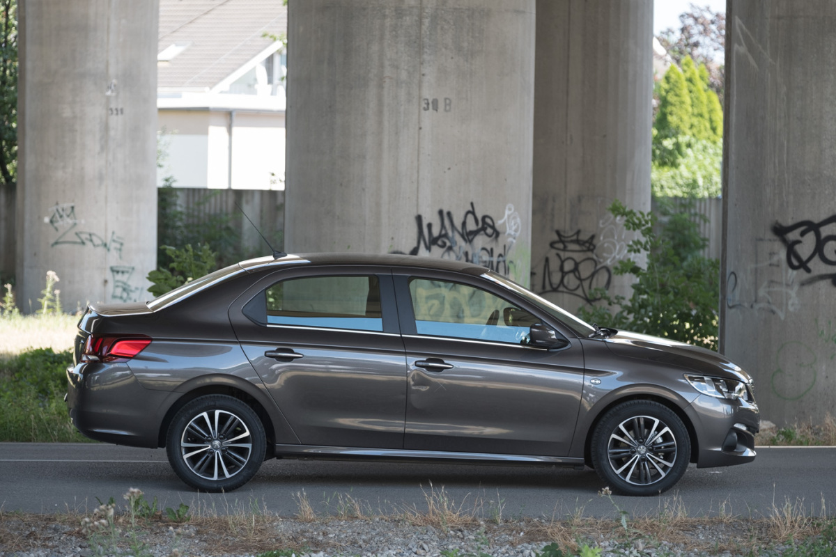 Peugeot 301