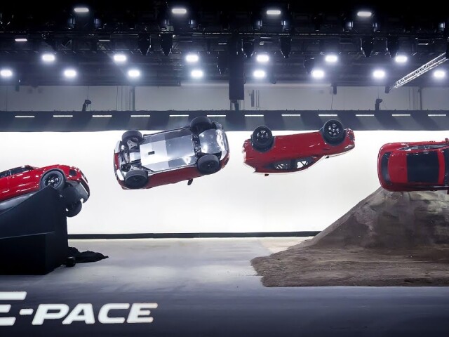 Jaguar E-Pace - Guinnessov rekord 2017