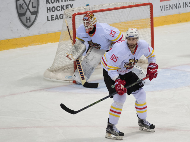 KHL  Slovan - Červená hviezda Kchun-lun