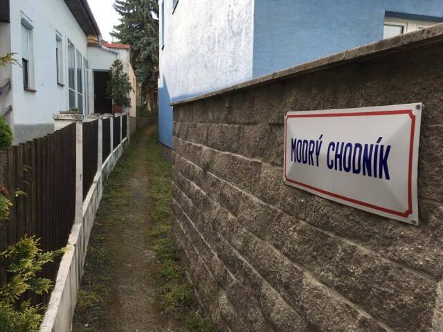 Modrý chodník, Rača, ulica, ulička, úzka,