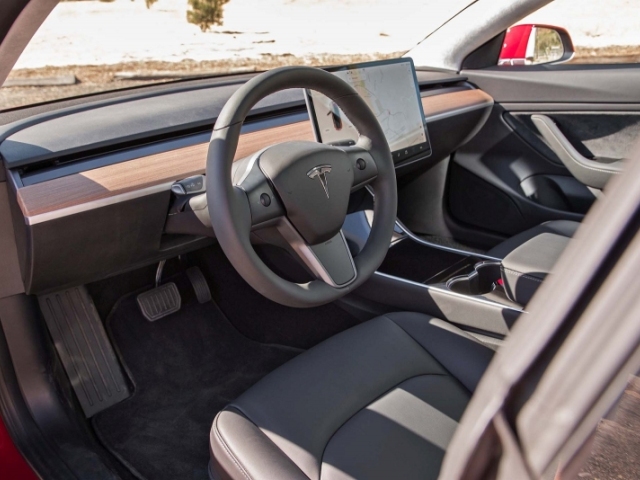 Tesla Model 3 - 2017