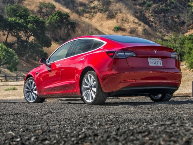 Tesla Model 3 - 2017